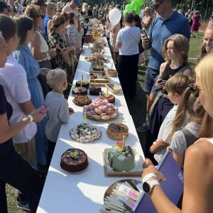 Lietuvos rekordas: daugiausia žmonių valgė tortus